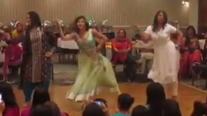Desi Girl Wedding Dance " Dil Mera Muft Ka " HD