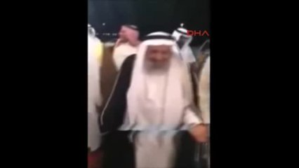 100 Yaşındaki Adam 20'sinden Küçük Kızla Evlendi