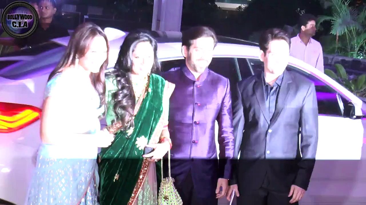 Bollywood celebs attend Tulsi Kumar's Wedding Reception | Sonakshi Sinha, Arjun Kapoor, Varun Dhawan