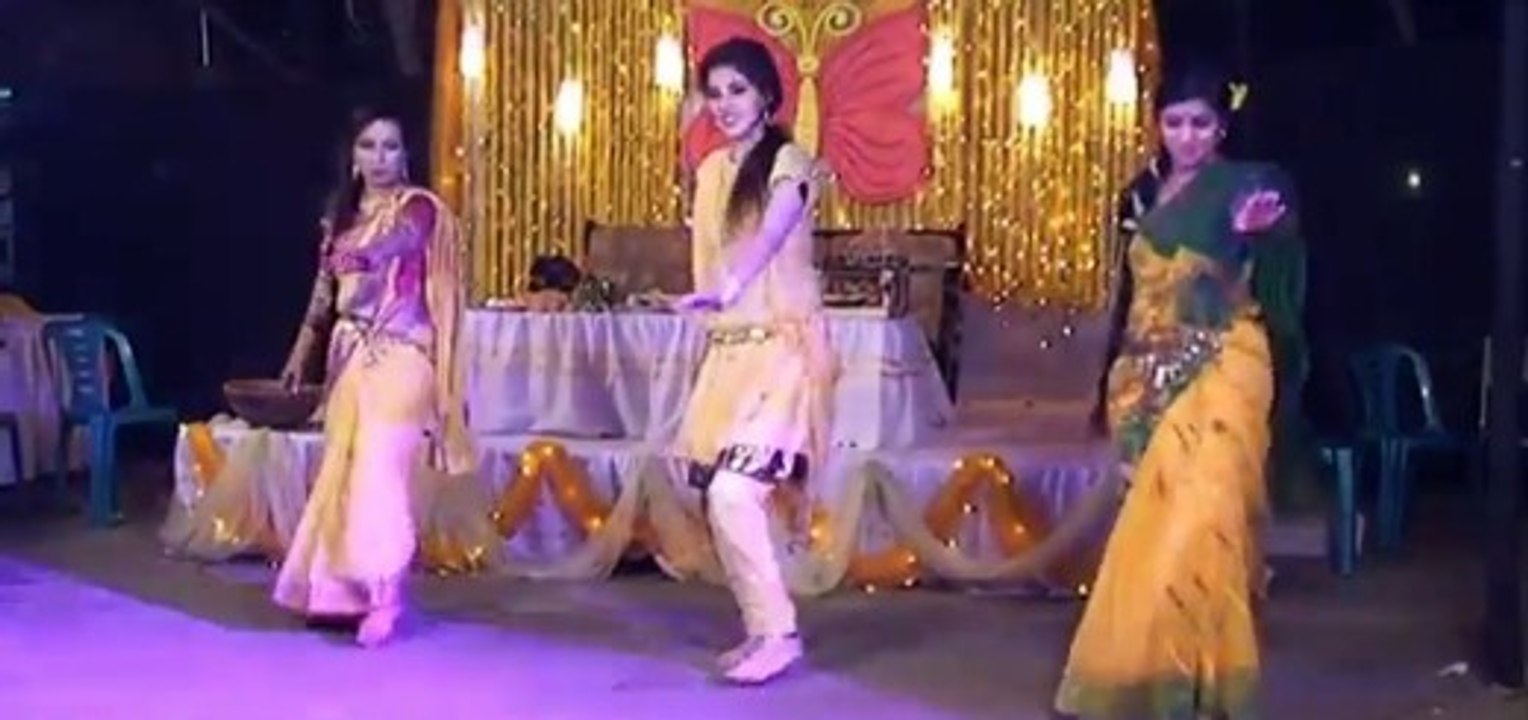 Girl Wedding Dance " Gandi Bat" HD