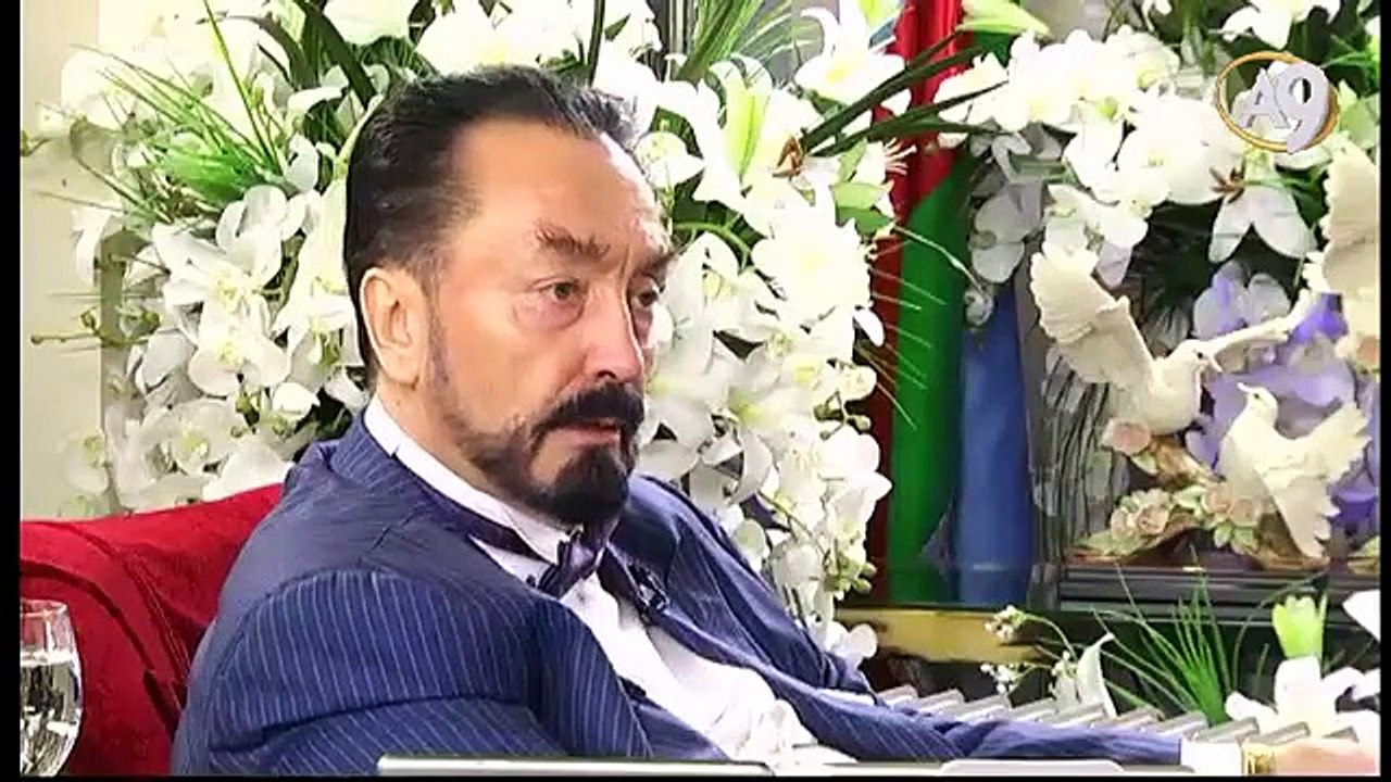 Evlatlarımızı şehit etmiş azılı ahlaksızlara akıl almaz saygı gösteren bazı yazarlar var. Bu o kişiler için tarihi bir utançtır.