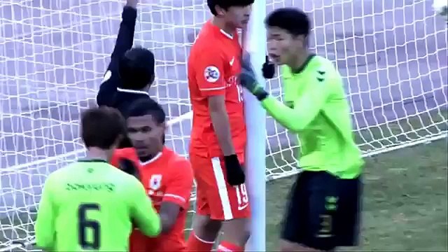 Epic fail! Yang Xu attempts the 'Hand of God'. Shandong Luneng - Jeonbuk 1-4‬ - HD