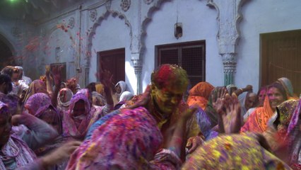 Au cœur de la célébration du festival Holi à Vrindavan