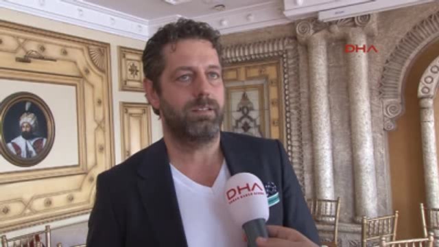 Galatasaraylı Sanatçı Bora Gencer Yaklaşan Fenerbahçe-Galatasaray Derbisi Öncesi Dha Aracılığıyla...