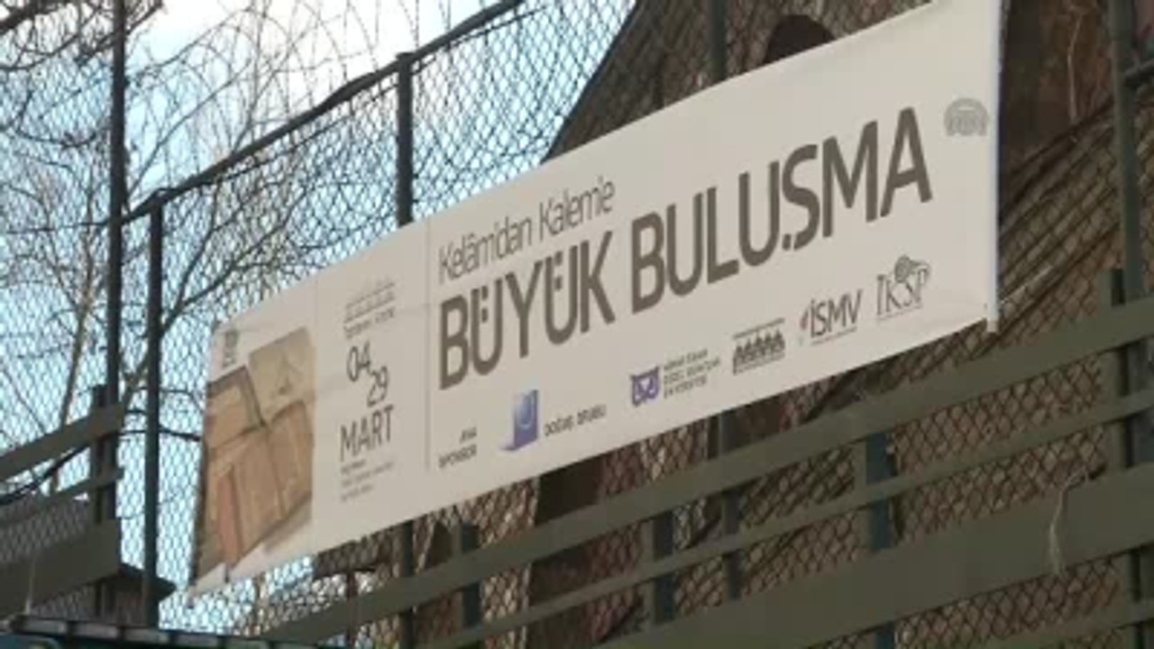 Cumhurbaşkanı Erdoğan, Tophane Tayfun Spor Kulübü'nü Ziyaret Etti
