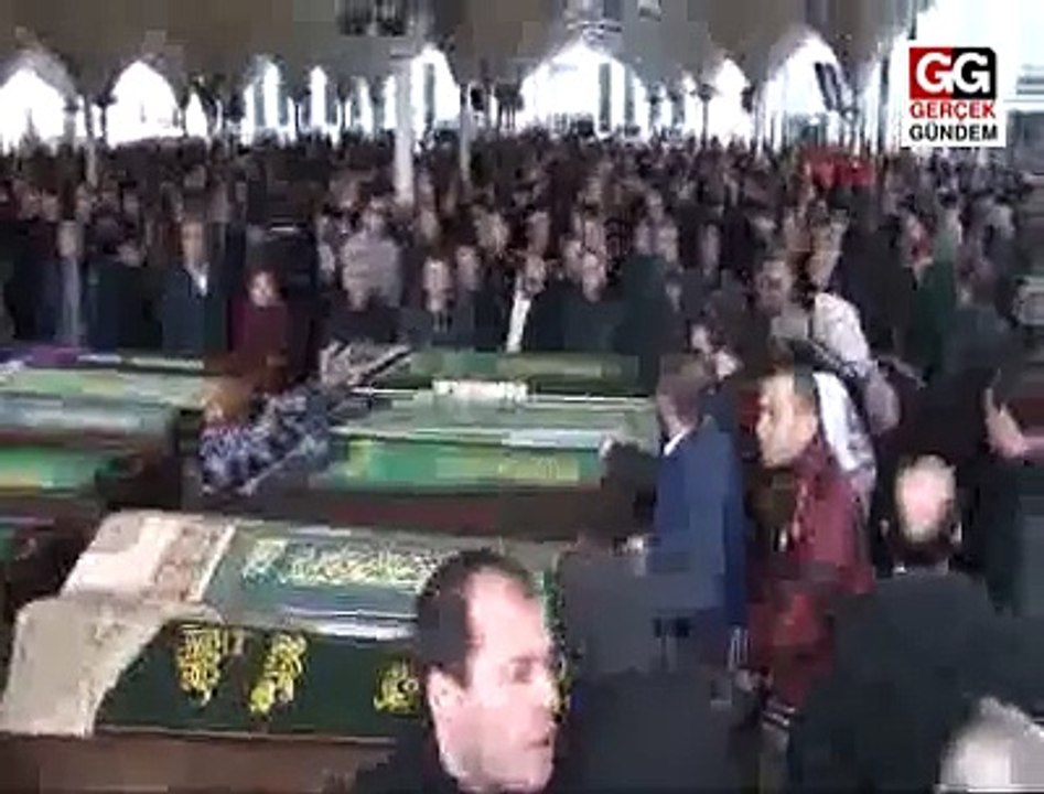 Erdal Eren'in annesi Şadan Eren son yolculuğuna uğurlandı