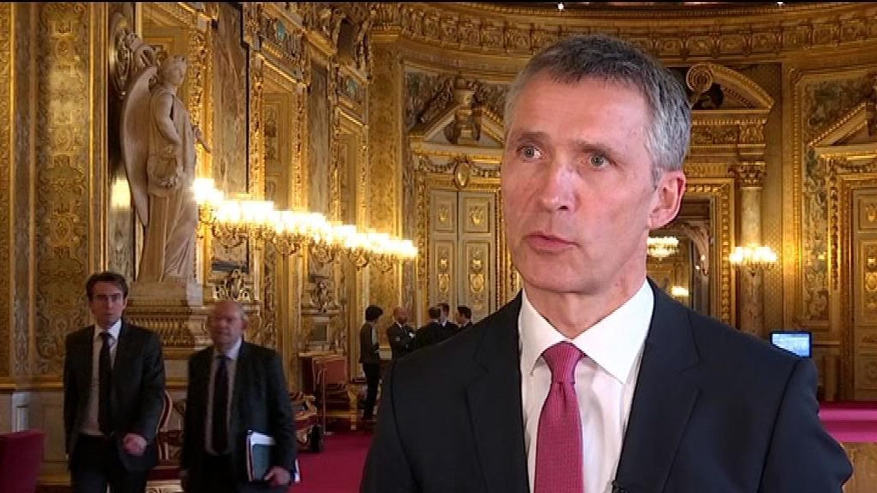 Interview BFMTV: l'OTAN appelle "la Russie à retirer toutes ses troupes de l'est de l'Ukraine"