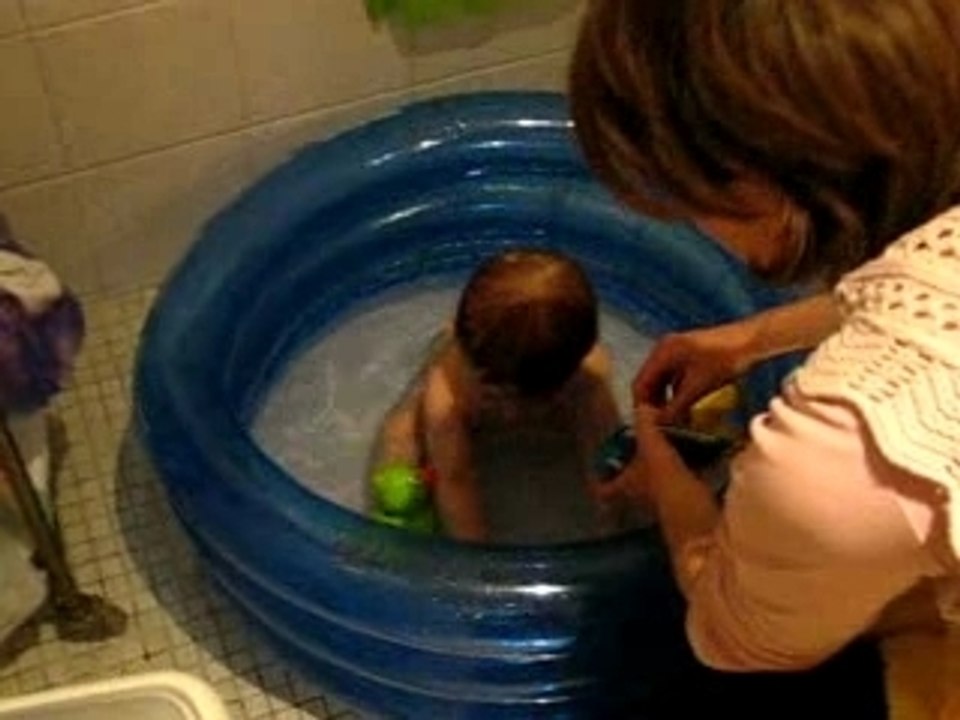 le bain a 7 mois