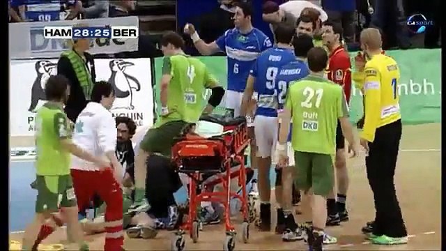 Handball horrorTorsten Jansen vs Ivan Nincevic_HSV Hamburg-Füchse Berlin Hanball Bundesliga 2013