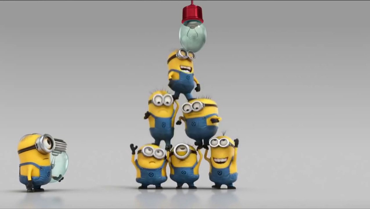 -Minion Changing a light bulb  HD