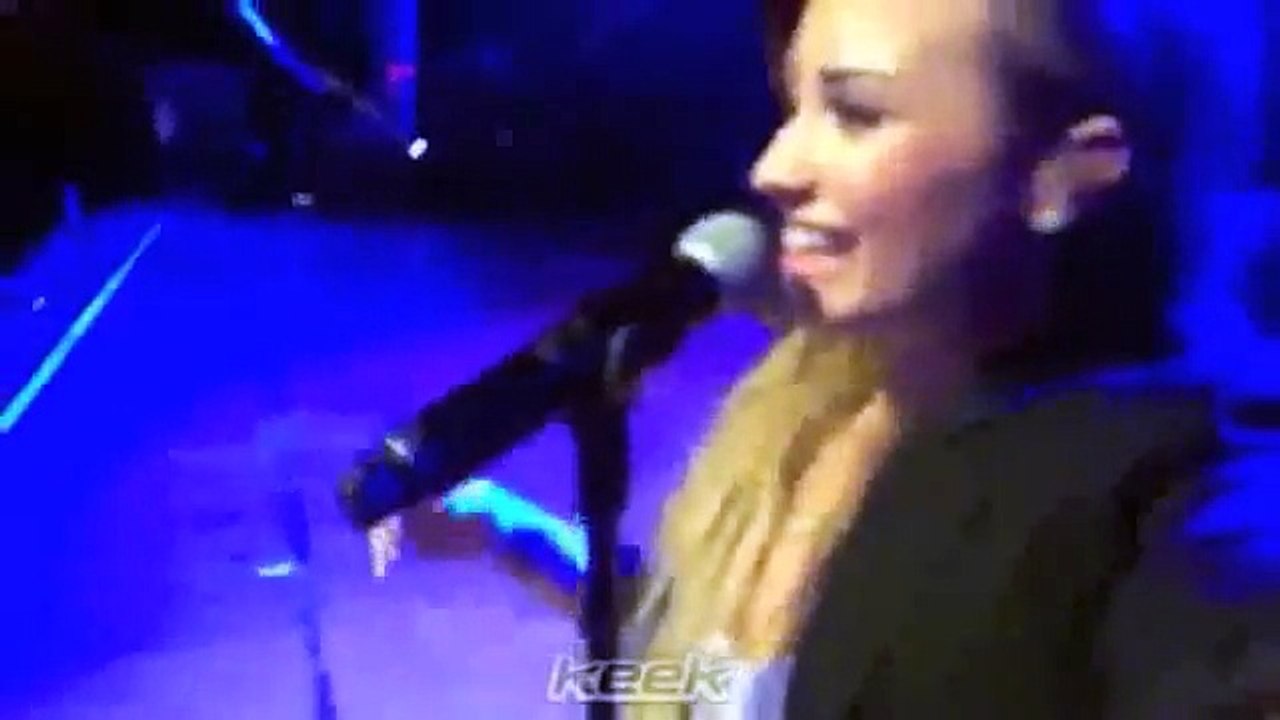 Demi Lovato Funny Moments   Keeks 2014 Neon Lights Tour