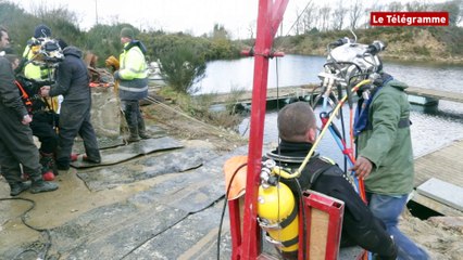Bégard (22).  Des scaphandriers soudent sous l'eau