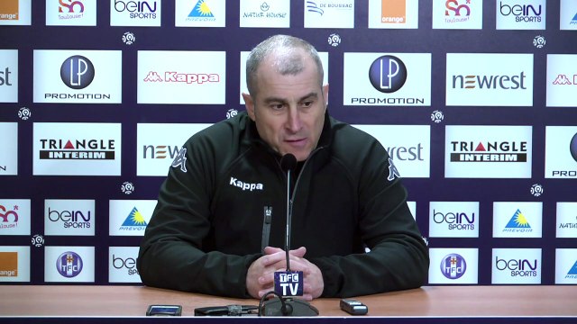 Alain Casanova en conférence de presse avant TFC/OM