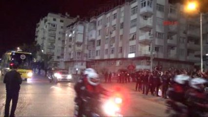 Mersin Fenerbahçe Otobüsüne Taşlı Saldırı