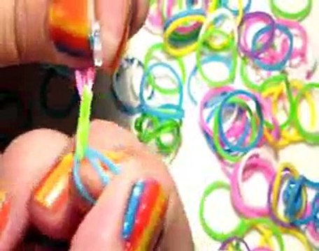 Como hacer pulsera de gomas rainbow loom