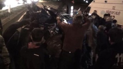 Otomobil Rogar Kapağına Çarptı: 1 Ölü, 3 Yaralı