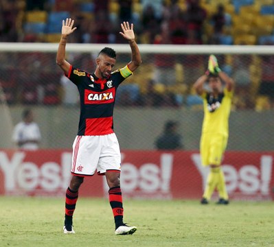Relembre o jogo de despedida de Léo Moura pelo Flamengo