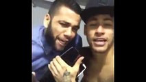 Neymar y Dani Alves celebran pase a la final con 'El perdón' de Nicky Jam