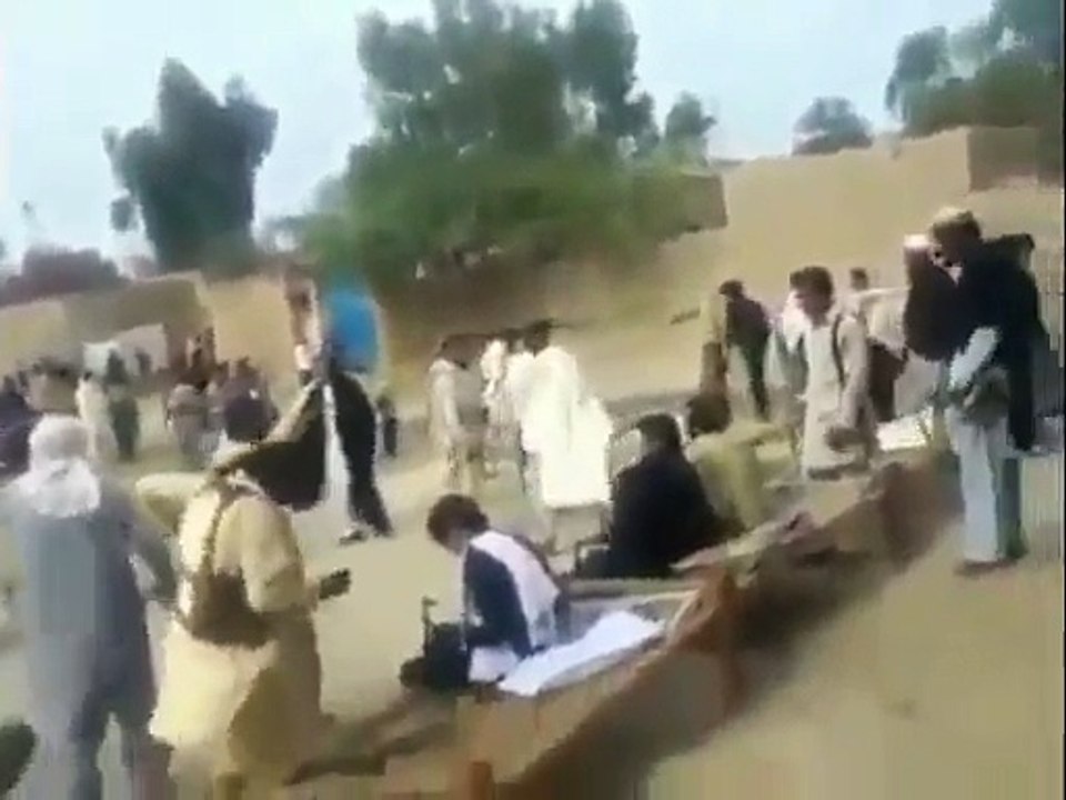 Jab Pathaan Paagal Ho Jayein To Kya Karte Hain, Watch This Interesting Video