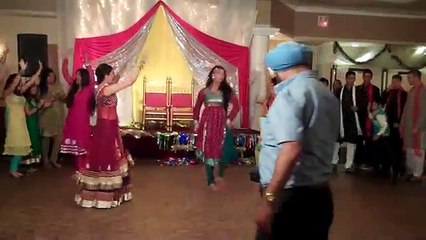 Girls Dance on Mehndi in Indian Wedding