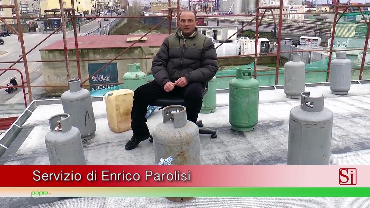 Napoli - Mercato ittico, la protesta dei grossisti: "Lavori a rilento" -2- (04.03.15)