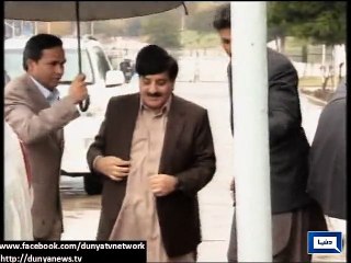 Dunya News-Male Parliamentarians ride in Lavish Cars