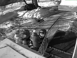 Rusya’da çatıdan düşen buzlu kar 1 aylık bebeği öldürdü