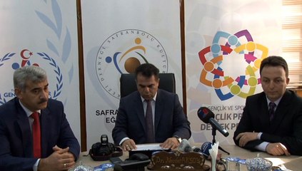 Başkan Aksoy, Objektifin Gözünden Gençlerin Dünyası “ Projesini Anlattı