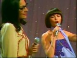 Mireille Mathieu - La Paloma Adieu      (duo avec NANA MOUSKOURI)