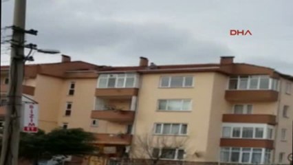 Bursa İnegöl Ölüme Meydan Okuyarak Çatı Onarımı Yaptı