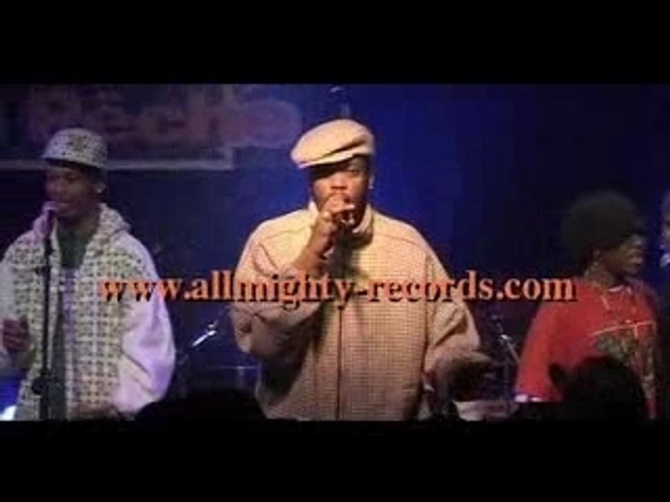 Baby G live au café La Peche