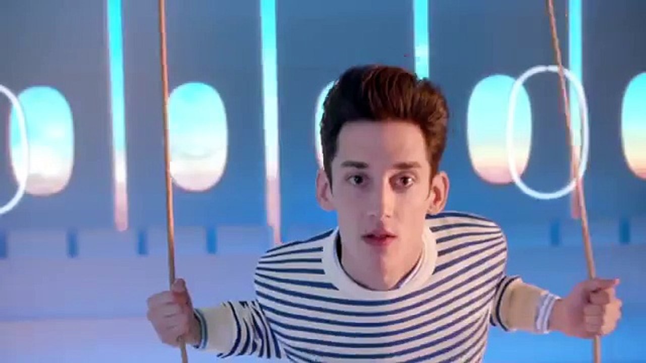 BETC pour Air France - compagnie aérienne, « France is in the air, Le Baiser » - mars 2015