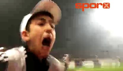 Top toplayıcı çocuk çıldırdı!