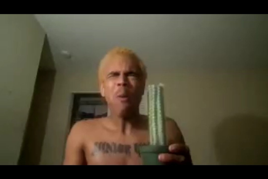 Extreme Eater Tucks Into a Prickly Feast