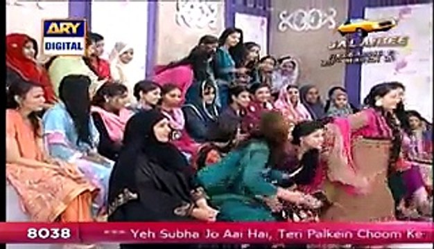 Nida Yasir Apni Audience Pagalo Wali Harkatein Karwane Lagi