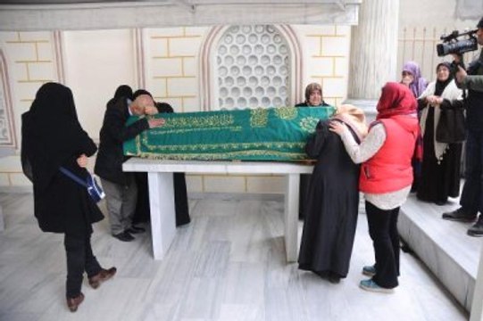 Öldürülen Kızına Beni Bırakıp Gitme Annem, Gitme Diye Seslendi