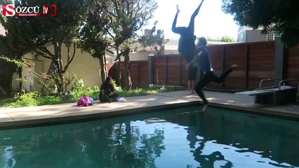 Havuzda kız arkadaşı ile Smackdown yaptı