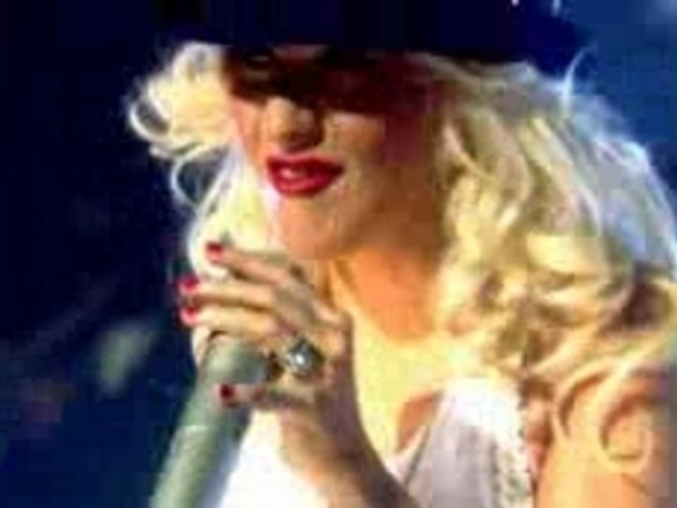 Christina Aguilera - Candyman (Live)