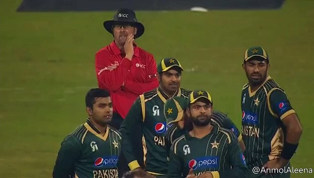 Shahid Afridi Romance with Ahmed Shehzad in world cup 2015