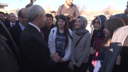 Kılıçdaroğlu, Mevlana Müzesi'ni ve Bir Engelliyi Ziyaret Etti