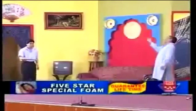 Nasir Chinyoti and Iftikhar Thakur with Nargis hot in Punjabi Stage Drama