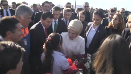 Emine Erdoğan, Çadır Kentteki Anasınıfını Ziyaret Etti (1)
