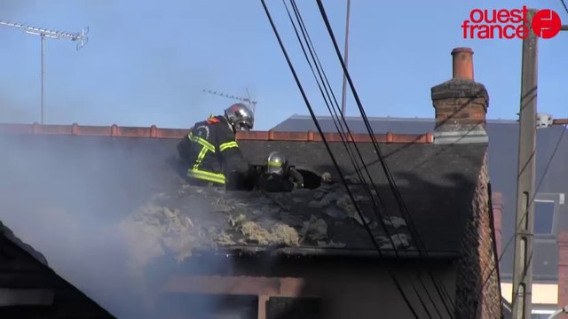 Incendie à Rennes. Un hangar et une maison en feu, ruelle de la Tuilerie