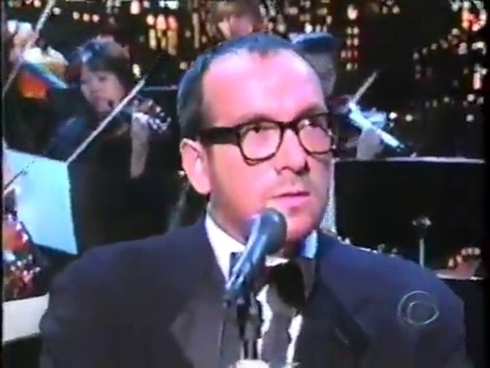 Elvis Costello "SHE"  (Subtitulos Español) {Miros Mar}¸.•*¨*• ♪♫