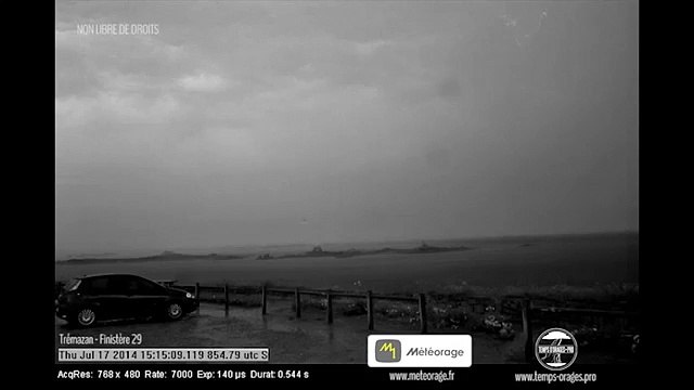 23 séquences d'éclairs capturées en France à 7 000 images par seconde (slowmotion)