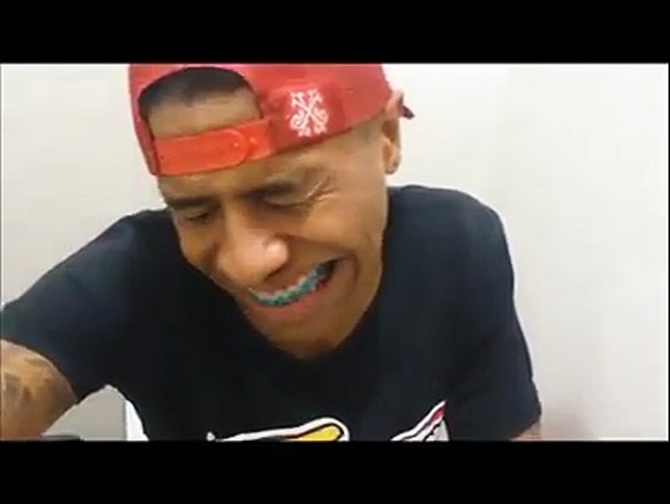 Quand il n'y a plus de papier dans les toilettes du collège...