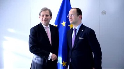 Dışişleri Bakanı Buşati, AB Komisyonu Üyesi Hahn'la Görüştü