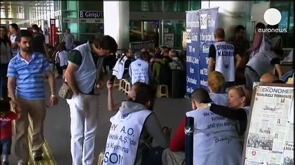 Turkish Airlines embroiled in row over red lipstick