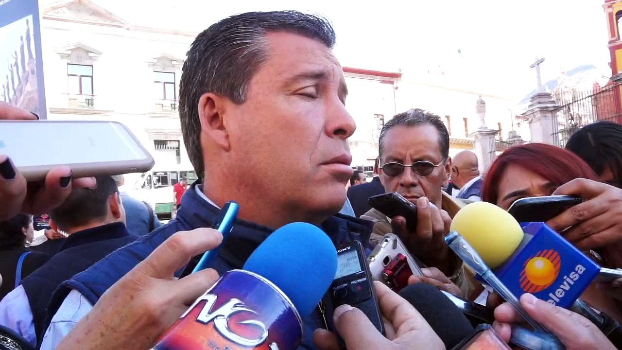 Gober adelanta informe y declara sobre tema de las tablets