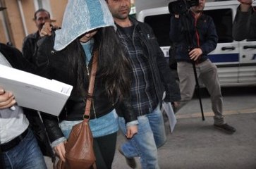 Evden Gitmesine İzin Vermeyen Erkek Arkadaşını Öldürdü